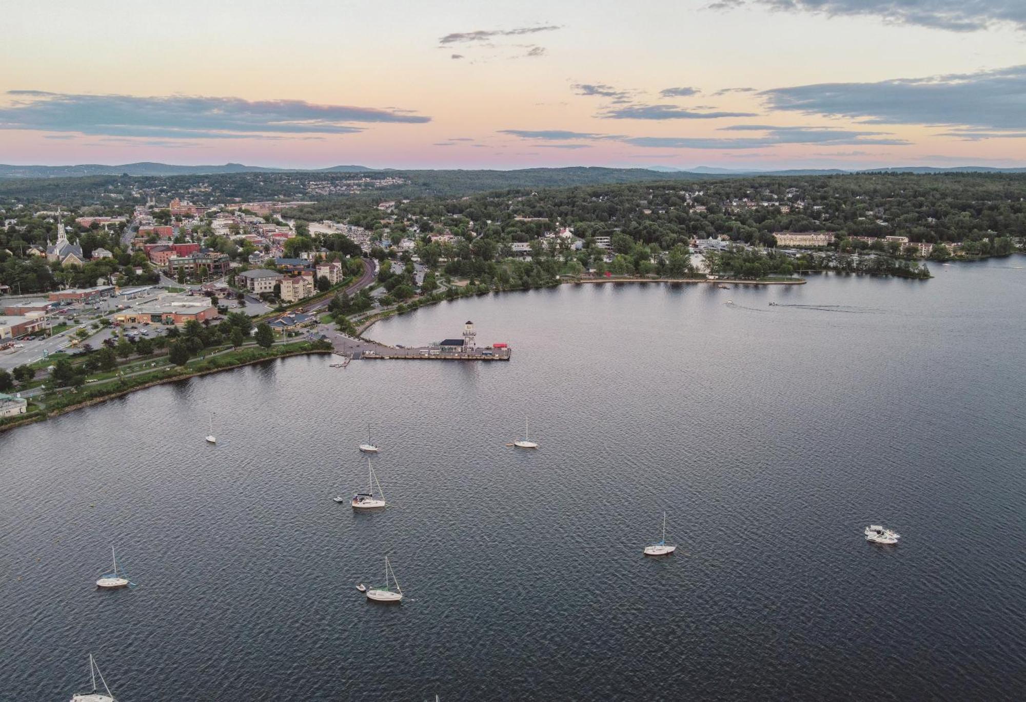 Hotel - Experience - Quartier Des Marinas Magog Esterno foto