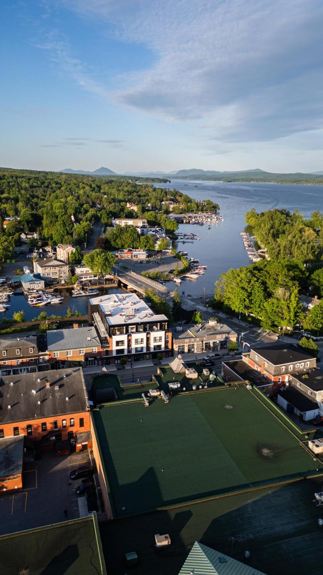 Hotel - Experience - Quartier Des Marinas Magog Esterno foto